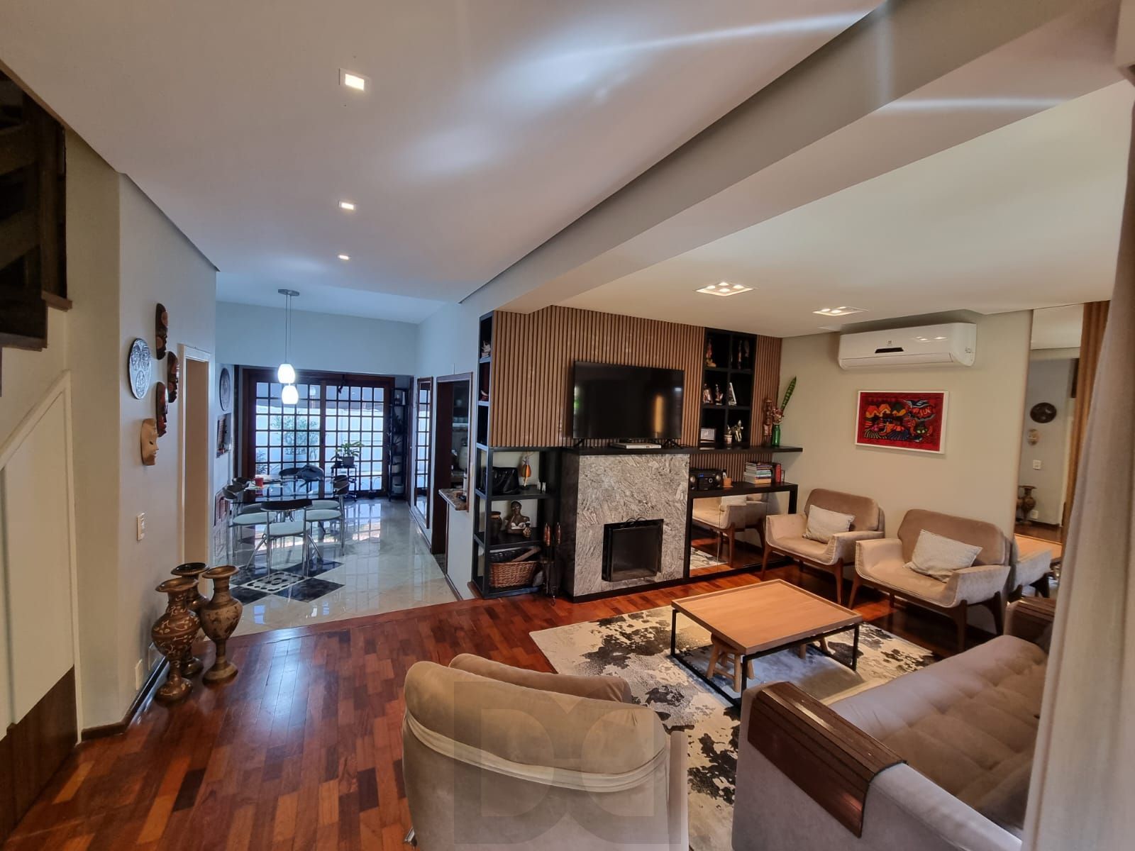 Casa de 3 Dormitórios em Condomínio Fechado Infra Completa — foto 1