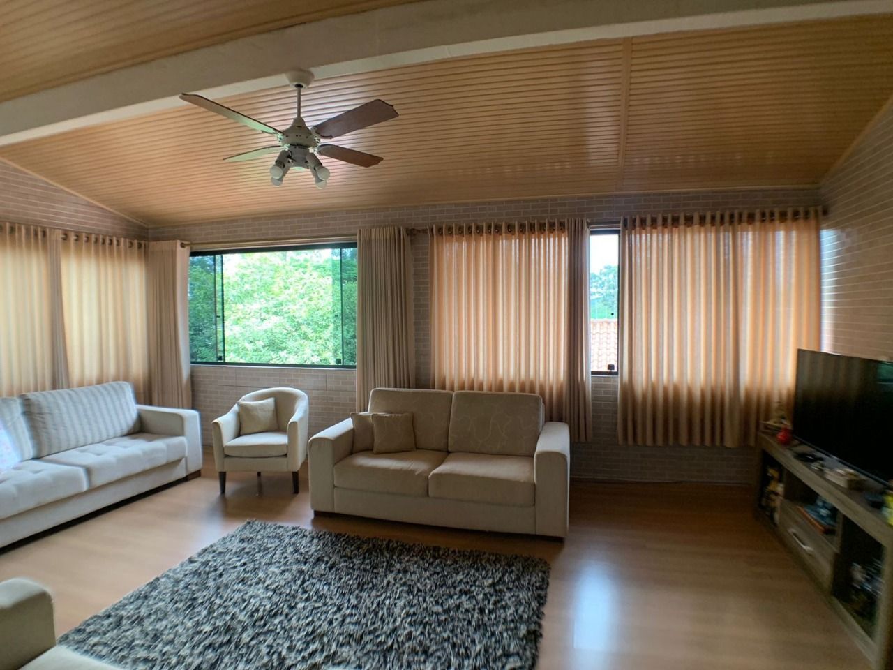 Casa para Venda - 318m², 3 dormitórios, Piscina, Bairro Guarujá — foto 26