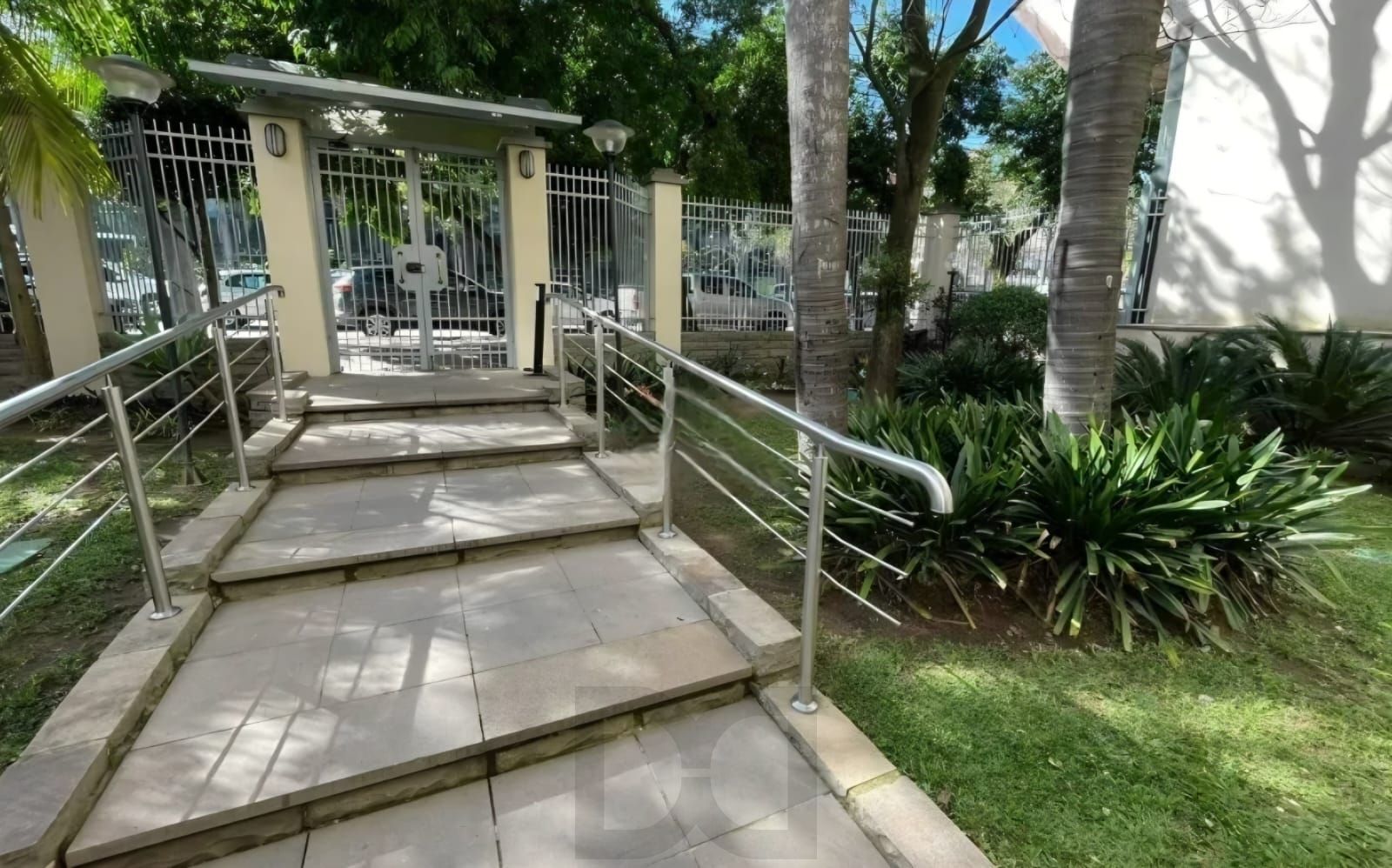 APARTAMENTO 2 DORMITÓRIOS - 2 BANHEIROS - AUXILIADORA — foto 2