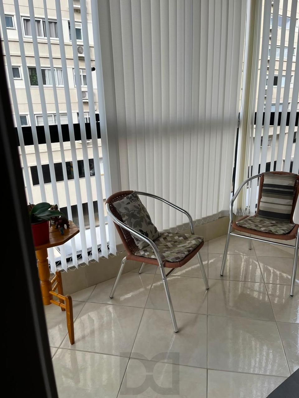 apartamento de 2 dormitórios a venda na rua Roque Calage — foto 10