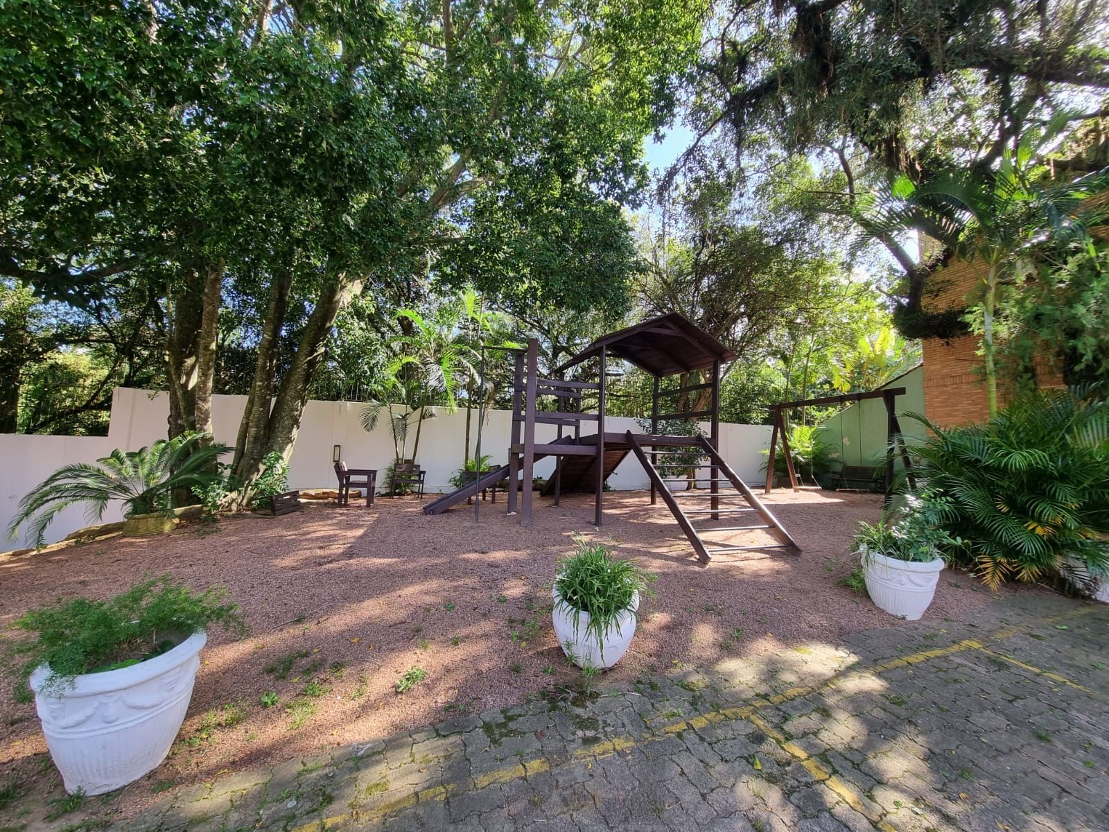 Casa de 3 Dormitórios em Condomínio Fechado Infra Completa — foto 34