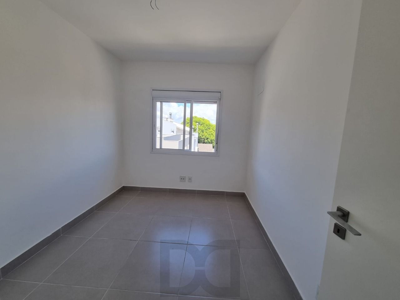 Apartamento 02 Dormitórios Com Sacada Bairro Tristeza — foto 14