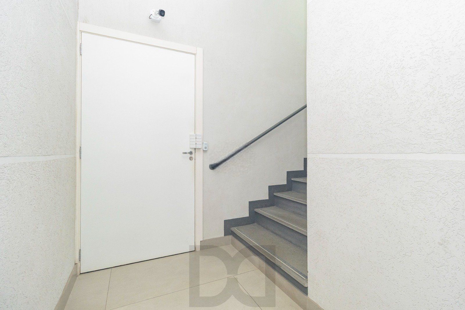 Apartamento Reformado com 2 Dormitórios, 2 Vagas e Churrasqueira no Mont Serrat — foto 18