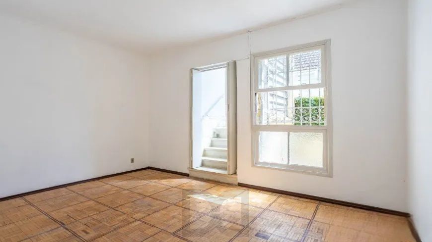 Casa Ampla com Pátio e Excelente Localização no Petrópolis — foto 13