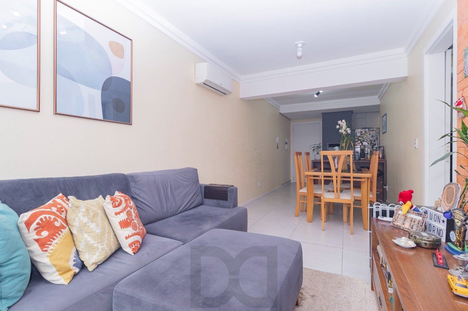 Apartamento Reformado com 2 Dormitórios, 2 Vagas e Churrasqueira no Mont Serrat — foto 4