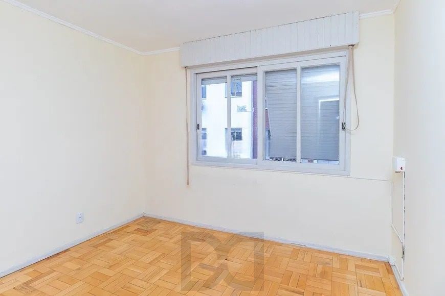 Amplo apartamento de 3 dormitórios com sacada e vaga coberta no Petrópolis — foto 13