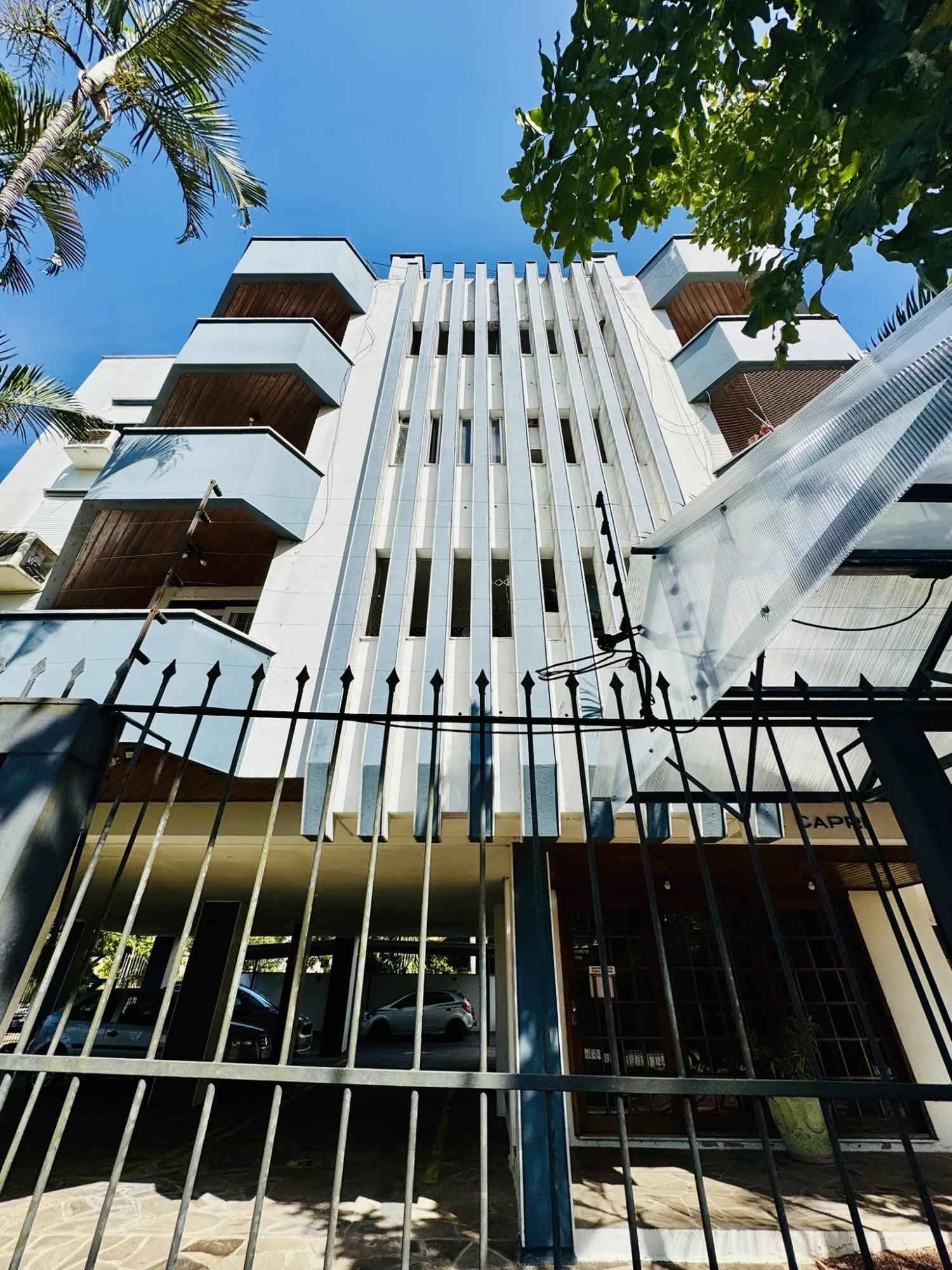 Apartamento 1 Dormitório Reformado com Sacada e Churrasqueira no Jardim Botânico — foto 22