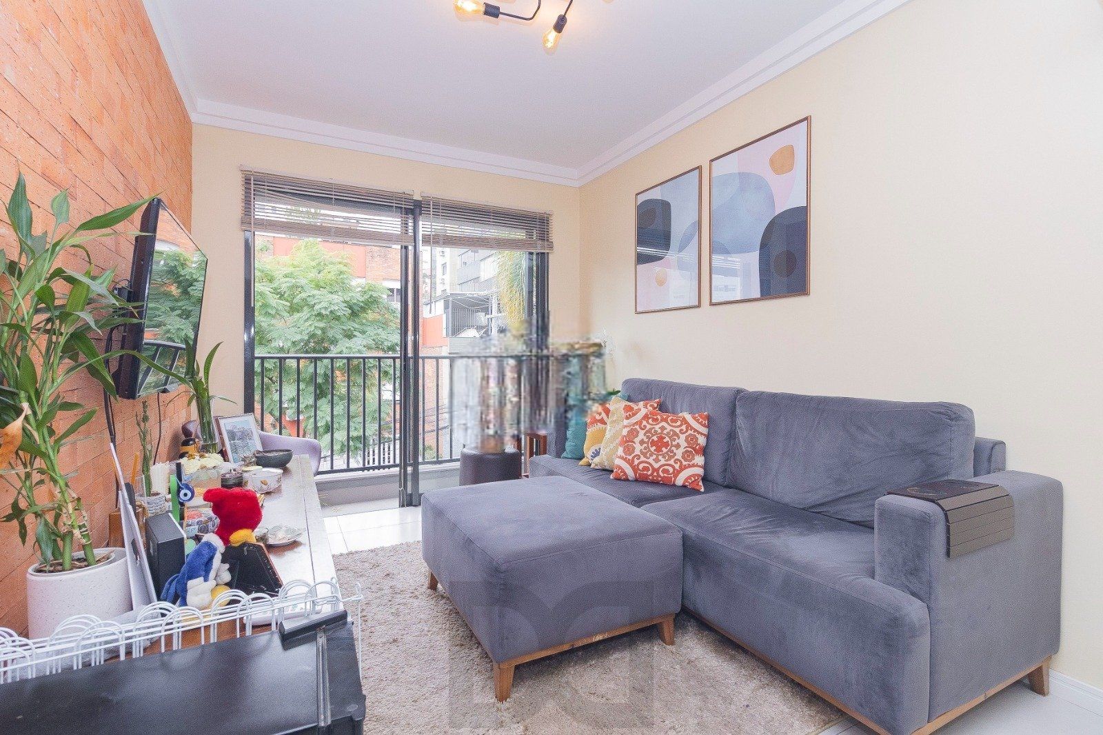 Apartamento Reformado com 2 Dormitórios, 2 Vagas e Churrasqueira no Mont Serrat — foto 1