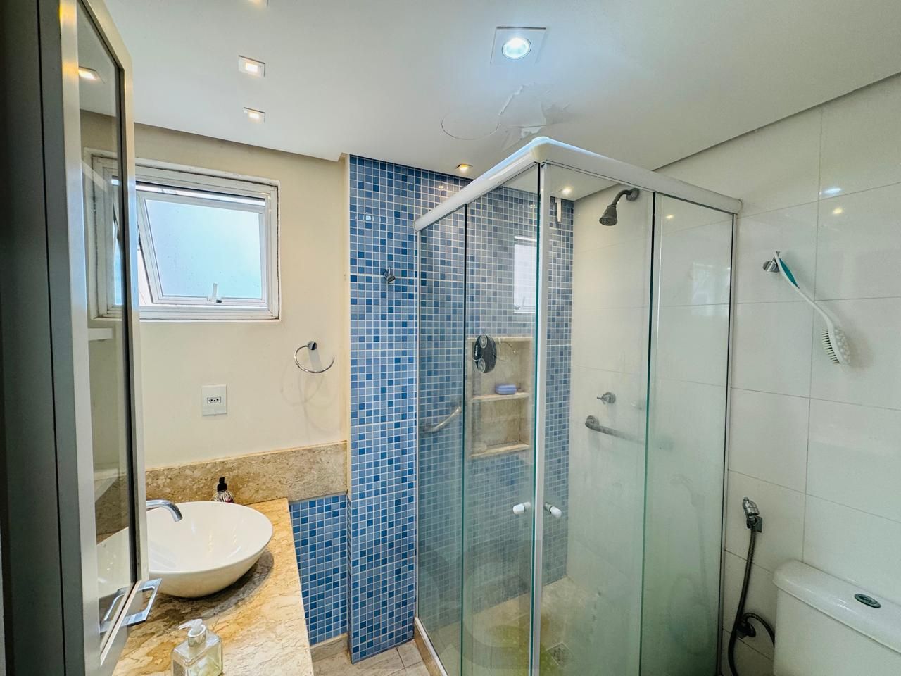 Apartamento Semimobiliado com 3 Dormitórios, 1 Suíte e Elevador — foto 20