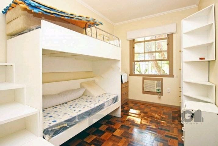 Apartamento Reformado com 3 Dormitórios e 3 Vagas no Petrópolis — foto 14