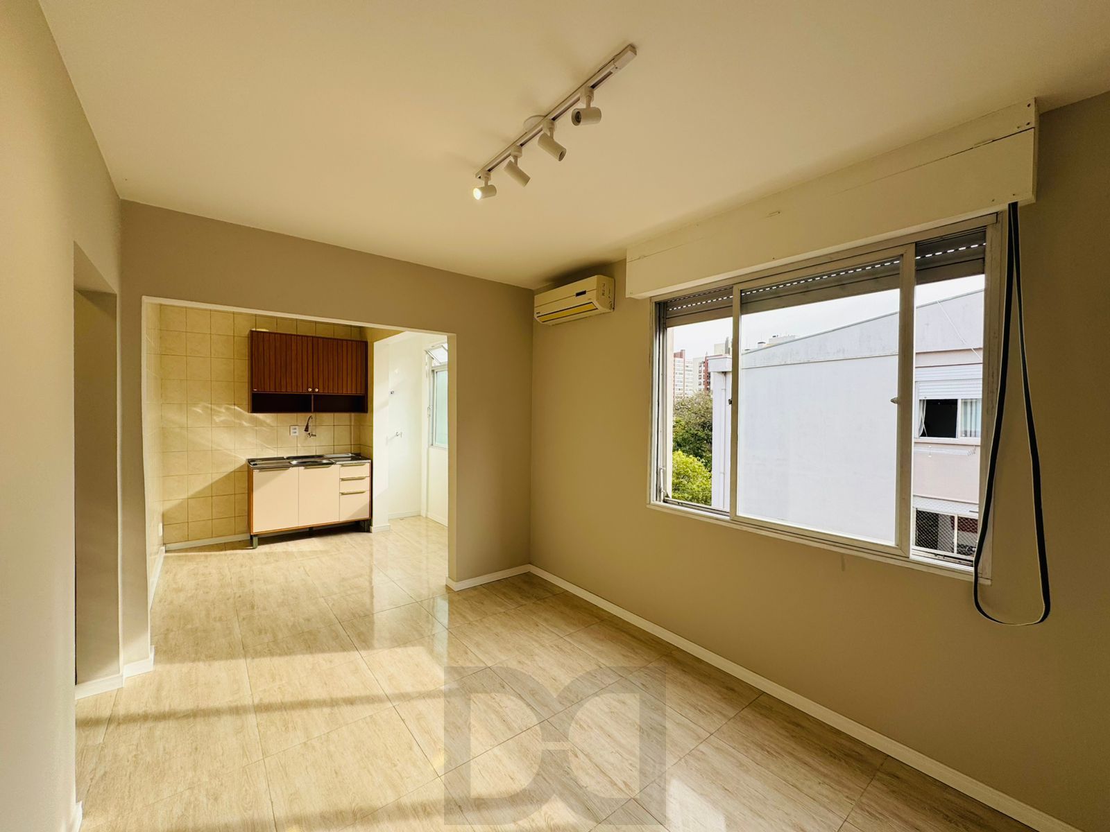 Apartamento com 2 quartos, 47m², reformado, bairro Petrópolis — foto 1