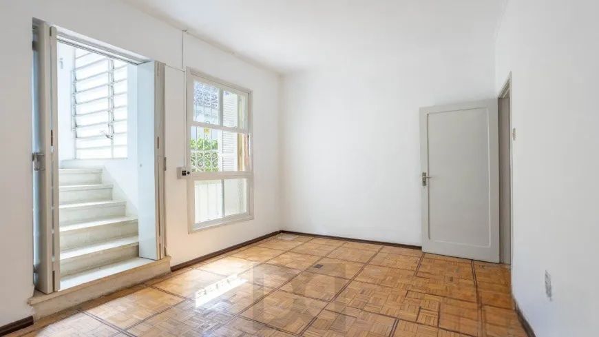 Casa Ampla com Pátio e Excelente Localização no Petrópolis — foto 12