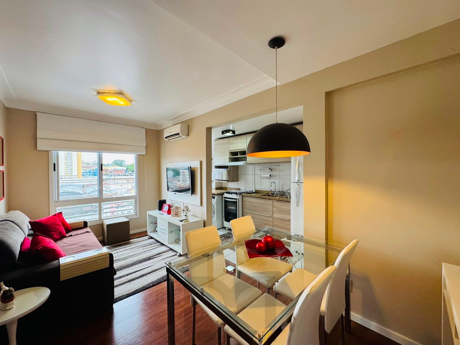 Apartamento 100% Mobiliado à Venda no Bairro Partenon – 2 Dormitórios, 1 Suíte, Elevador e Vaga de Garagem — foto 1