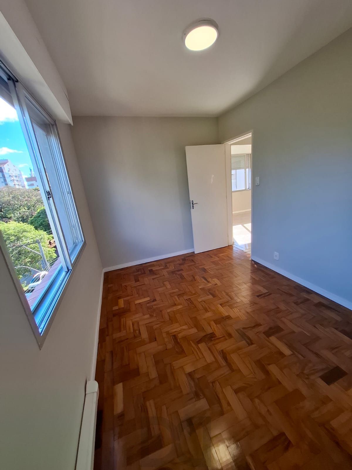 Apartamento com 2 quartos, 47m², reformado, bairro Petrópolis — foto 11