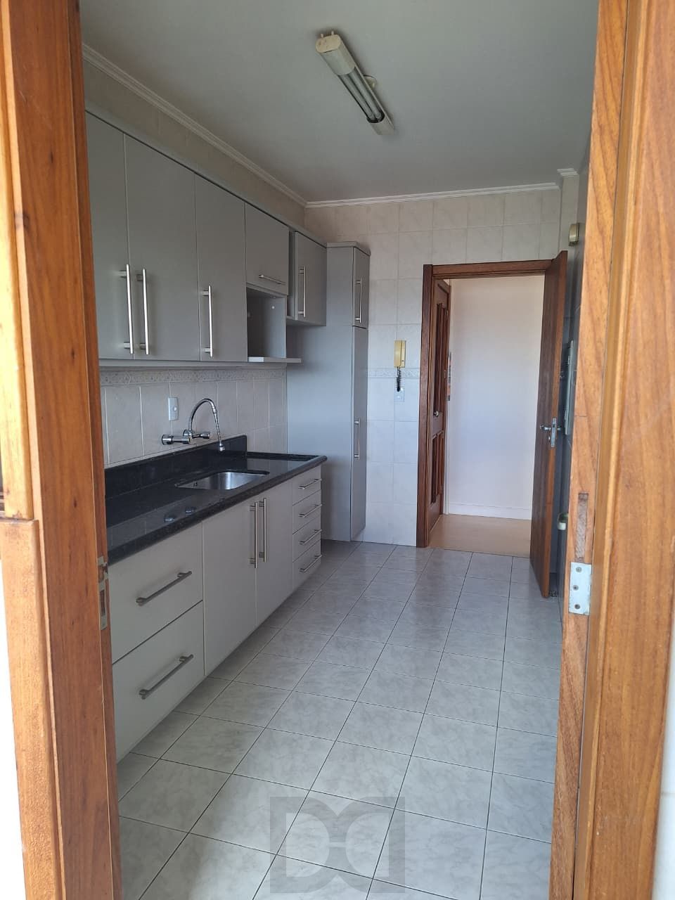 Amplo apartamento de 2D com suíte e vaga — foto 9