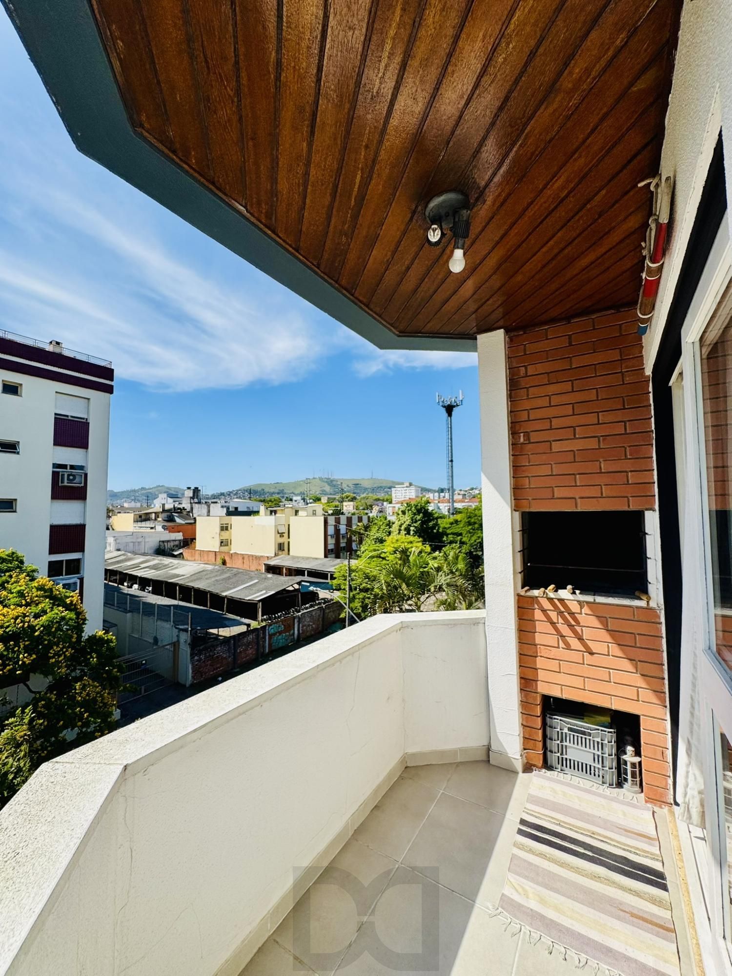 Apartamento 1 Dormitório Reformado com Sacada e Churrasqueira no Jardim Botânico — foto 17