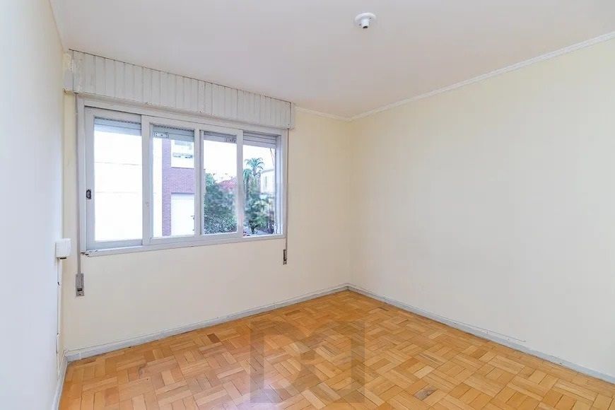 Amplo apartamento de 3 dormitórios com sacada e vaga coberta no Petrópolis — foto 15