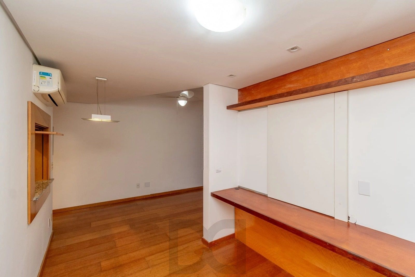 Apartamento Semimobiliado de 2 Dormitórios com Suíte no Boa Vista — foto 5