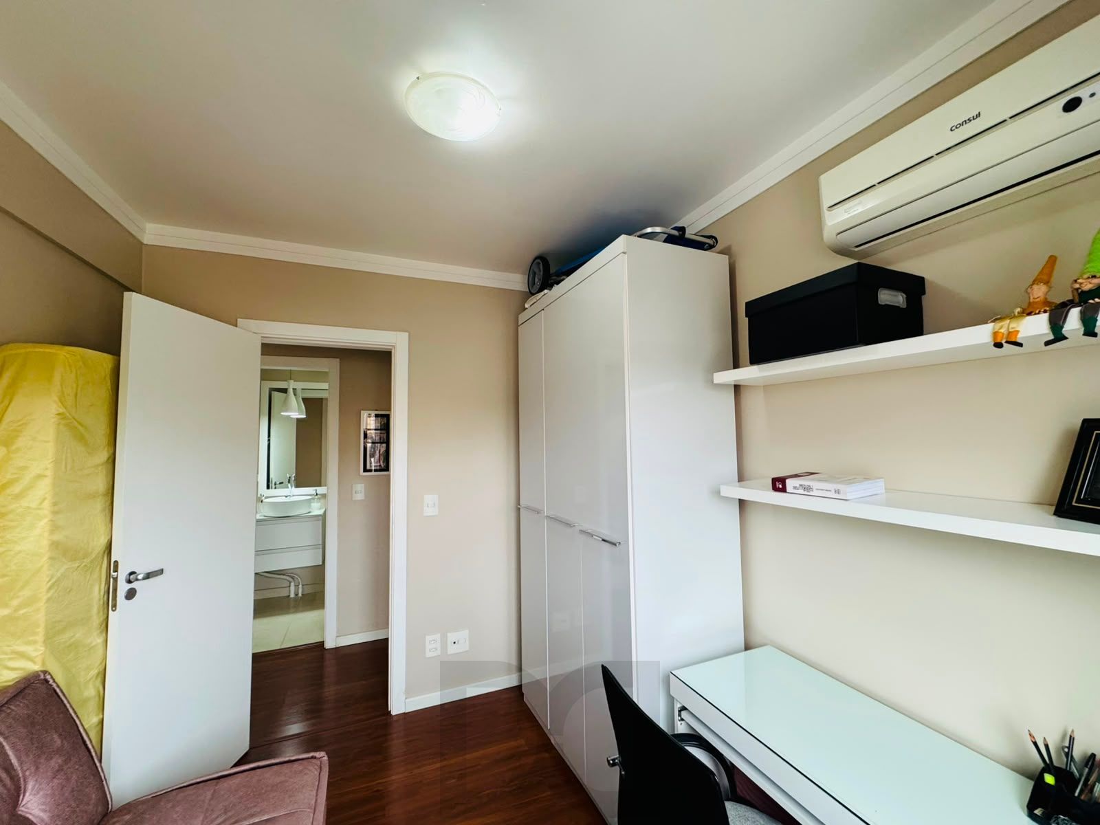 Apartamento 100% Mobiliado à Venda no Bairro Partenon – 2 Dormitórios, 1 Suíte, Elevador e Vaga de Garagem — foto 19