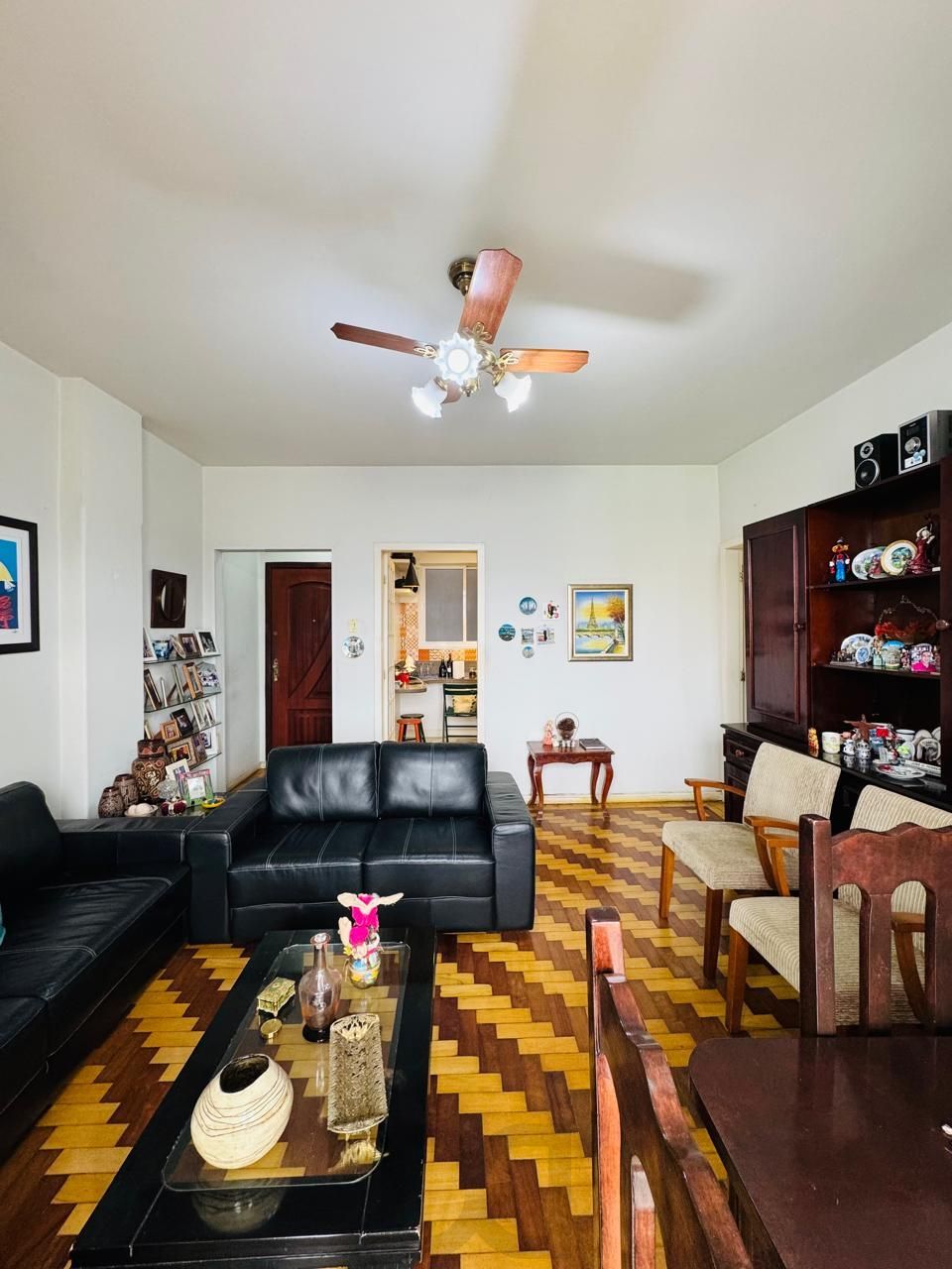 Apartamento Semimobiliado com 3 Dormitórios, 1 Suíte e Elevador — foto 5