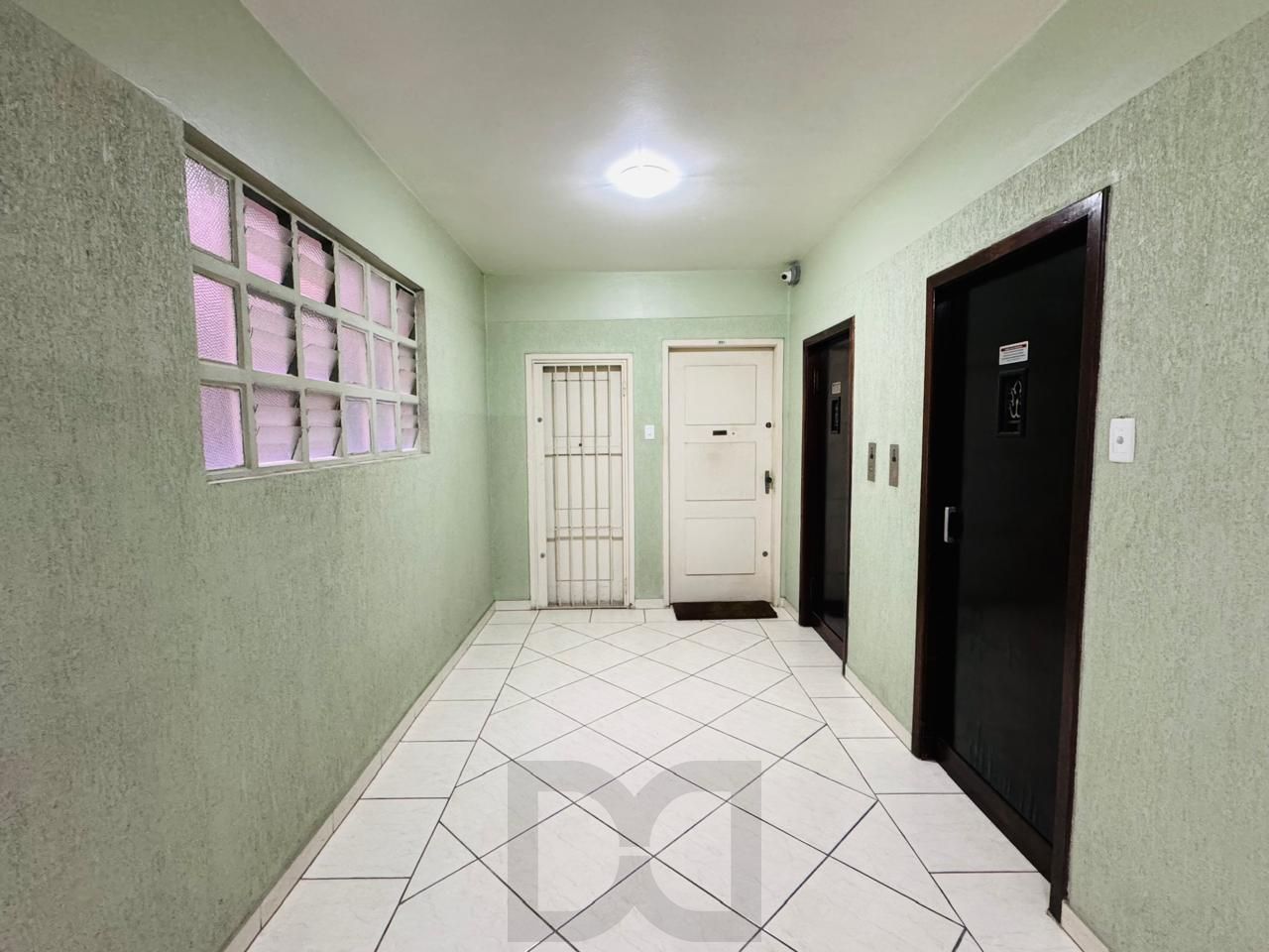 Apartamento Semimobiliado com 3 Dormitórios, 1 Suíte e Elevador — foto 27