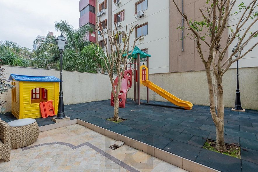 Apartamento com 122m² e 3 dormitórios, 3 suítes, 2 vagas no bairro Petrópolis em Porto Alegre para Comprar — foto 36
