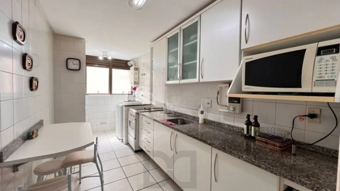 Apartamento de 2D, 2 banheiros, churrasqueira e vaga no Petrópolis — foto 8