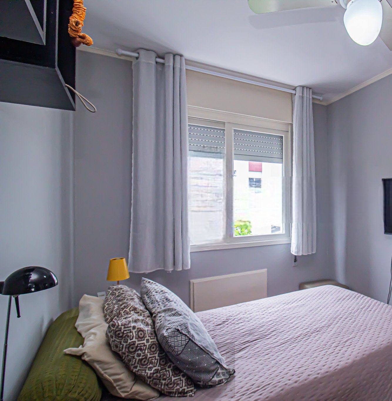 Apartamento 1 Dormitório Reformado com Sacada e Churrasqueira no Jardim Botânico — foto 13