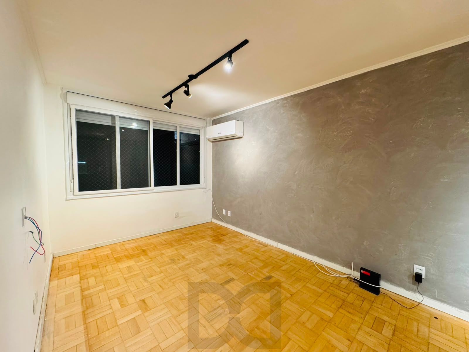 Apartamento reformado de 3 dormitórios com churrasqueira e vaga no Petrópolis — foto 31