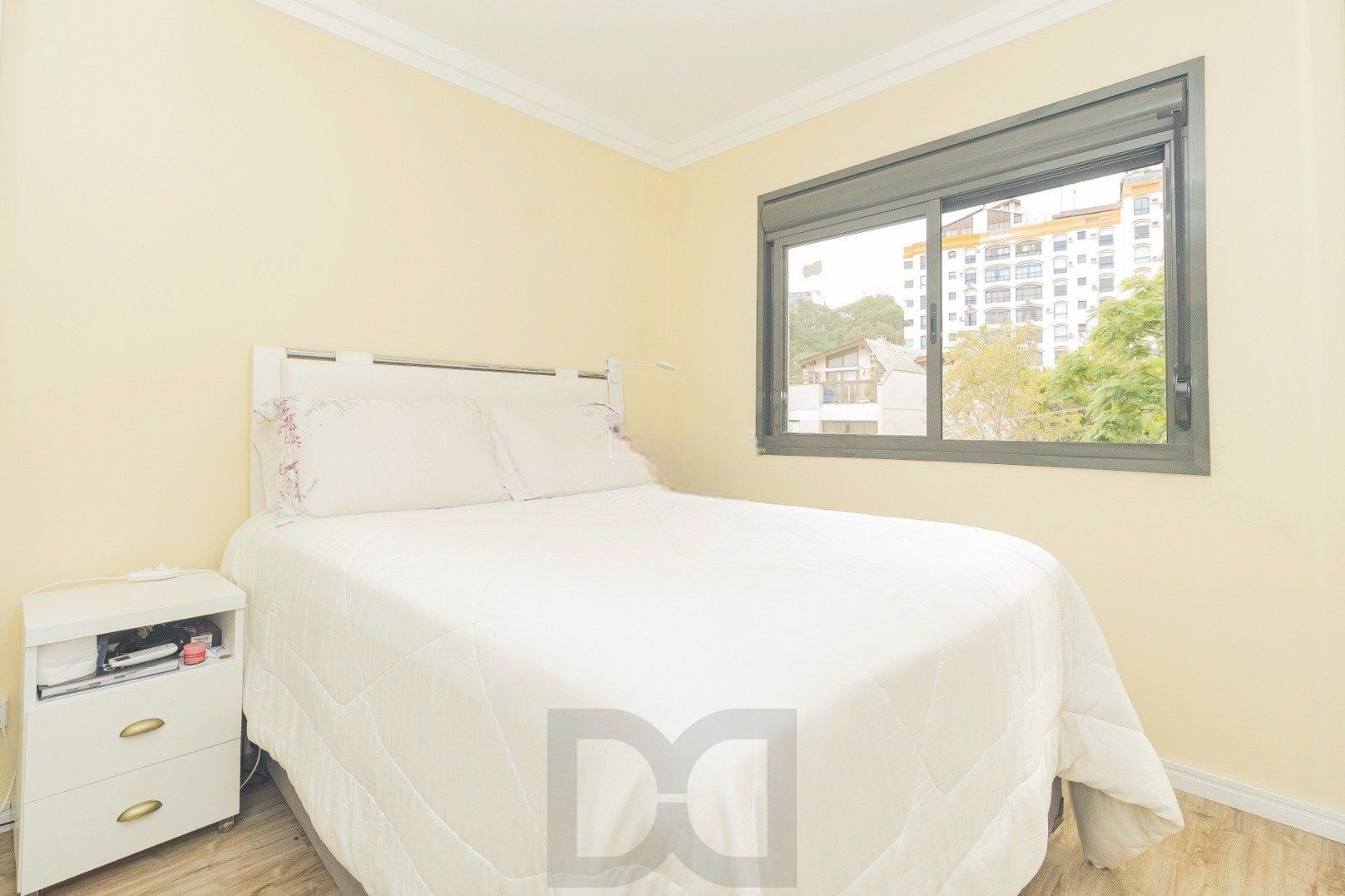 Apartamento Reformado com 2 Dormitórios, 2 Vagas e Churrasqueira no Mont Serrat — foto 13