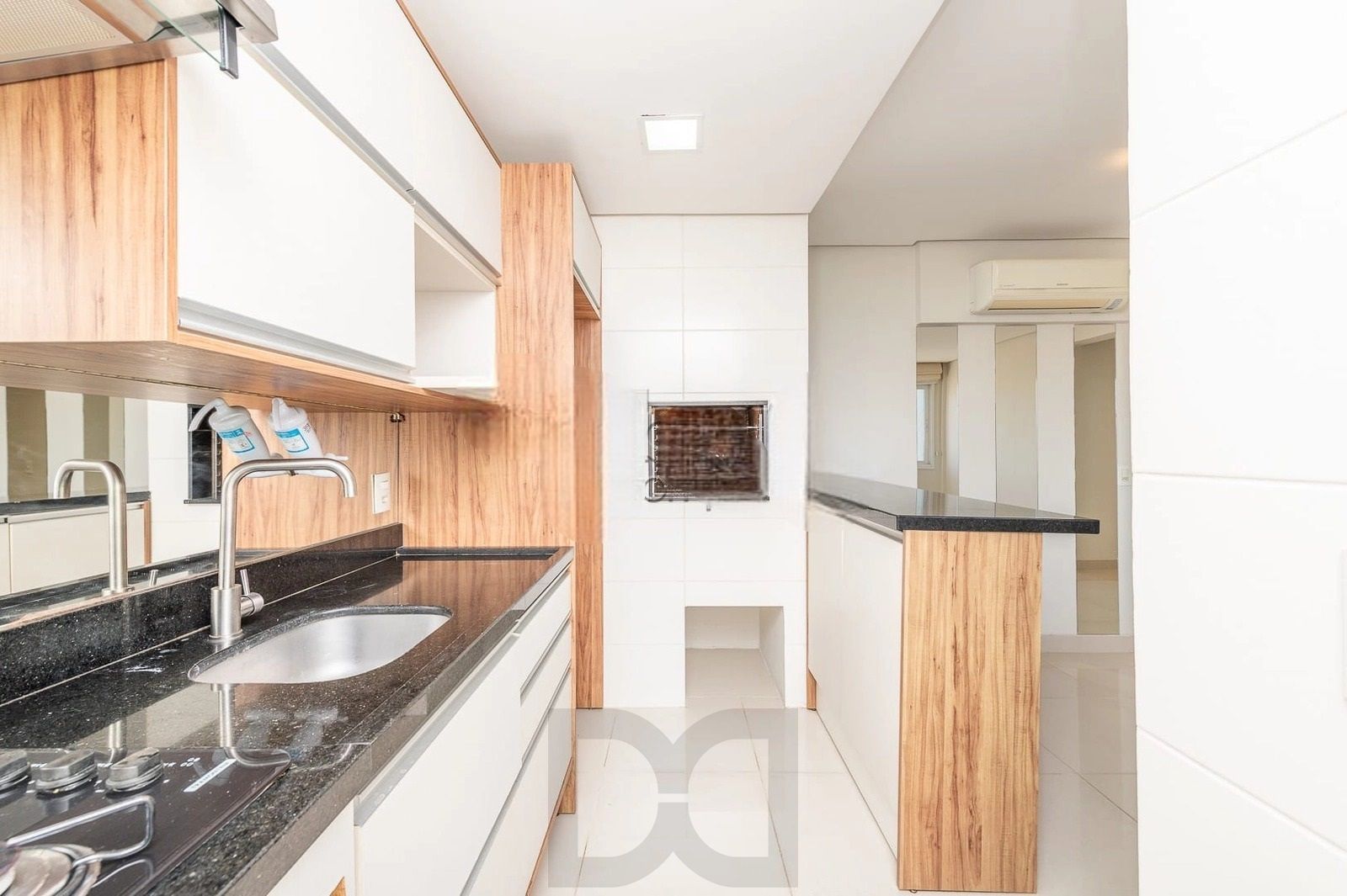 Apartamento de 2 Dormitórios com Suíte, 2 Vagas e Rooftop com Piscina no Petrópolis — foto 10