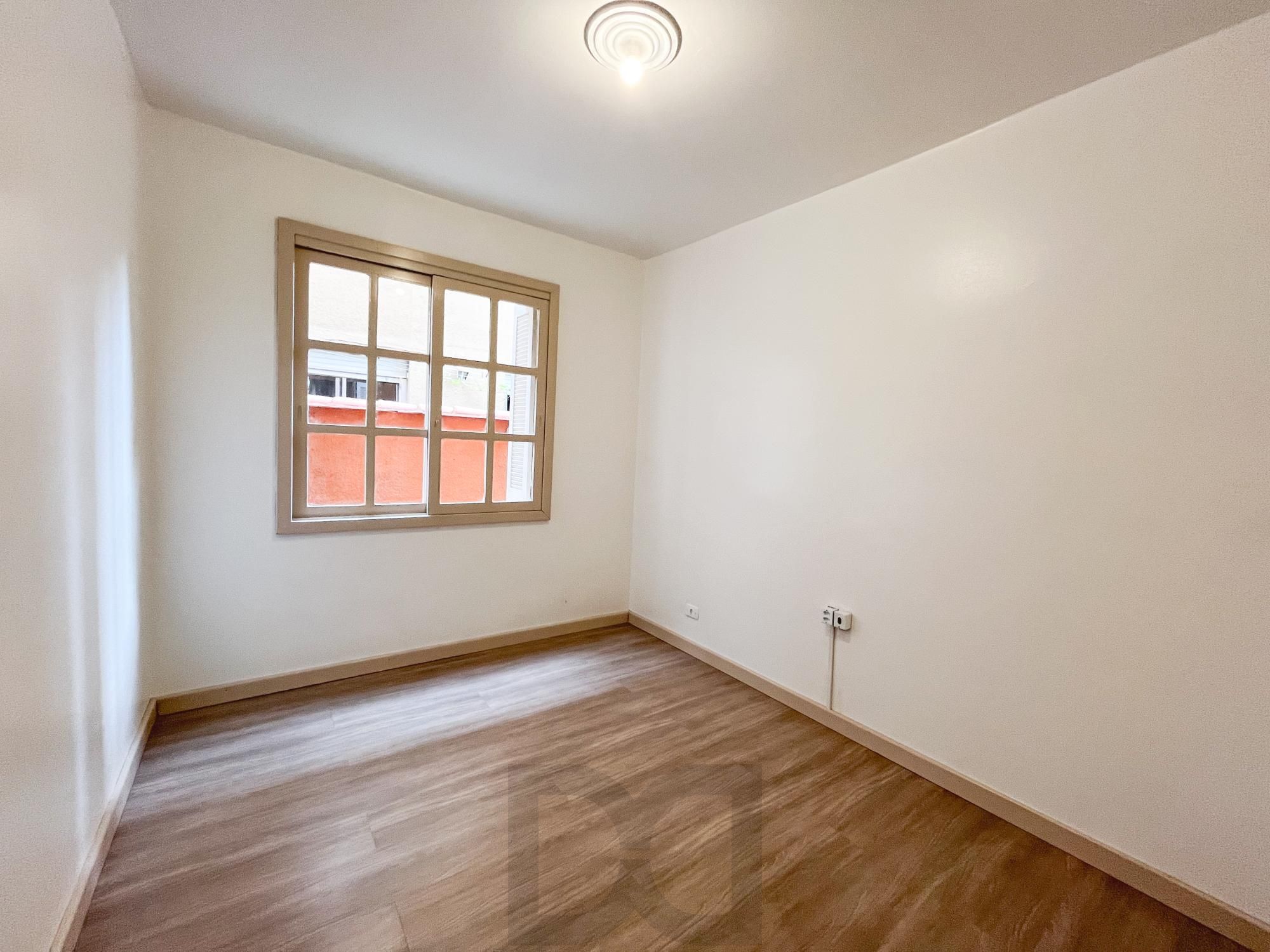 Apartamento 2 dormitórios com pátio no bairro Navegantes, em Porto Alegre. — foto 17