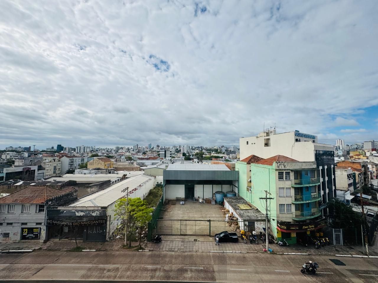 Apartamento Semimobiliado com 3 Dormitórios, 1 Suíte e Elevador — foto 29