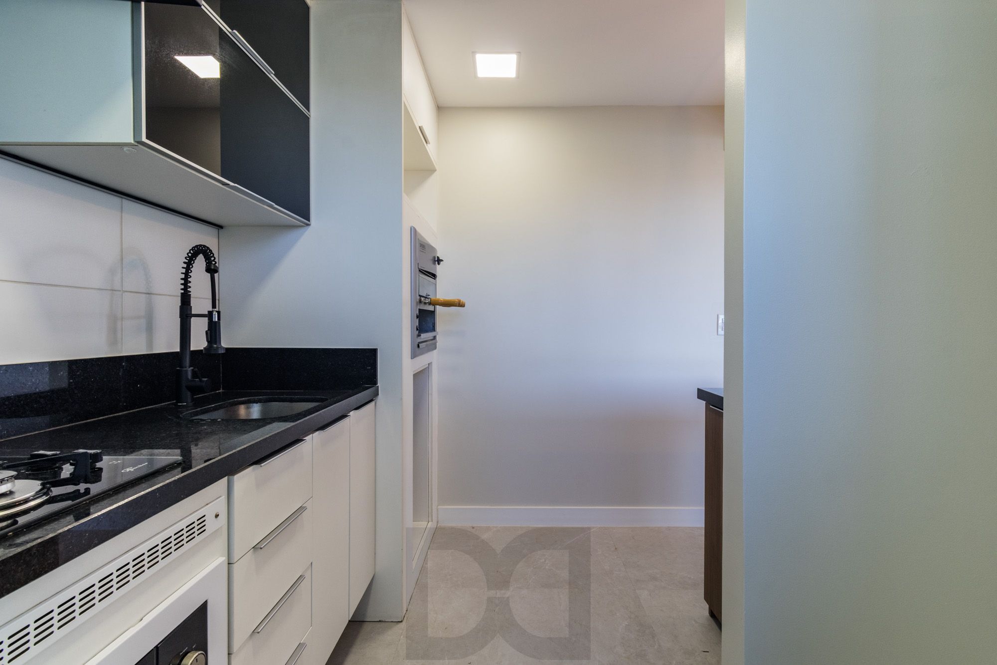 Apartamento reformado de 2 dormitórios com suíte no Jardim Botânico — foto 26