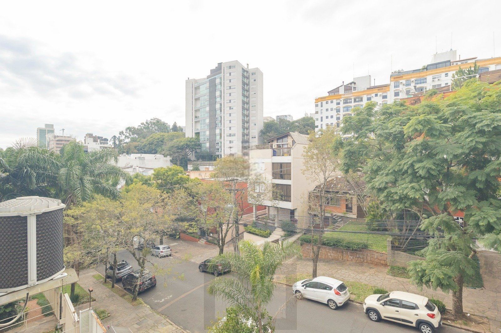 Apartamento Reformado com 2 Dormitórios, 2 Vagas e Churrasqueira no Mont Serrat — foto 16