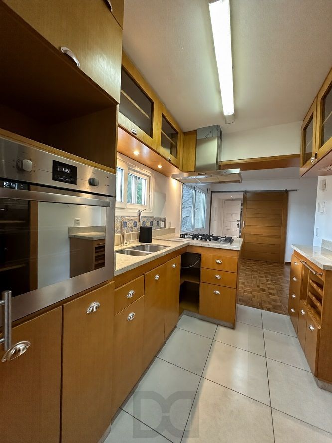 Apartamento 2 quartos, 1 suite, no Bairro Cidade Baixa. Em frente a Redenção com elevador e vaga — foto 8