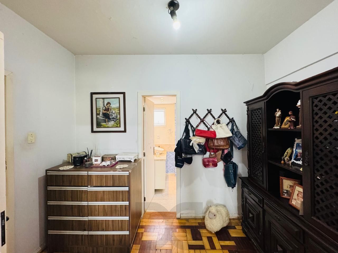 Apartamento Semimobiliado com 3 Dormitórios, 1 Suíte e Elevador — foto 19