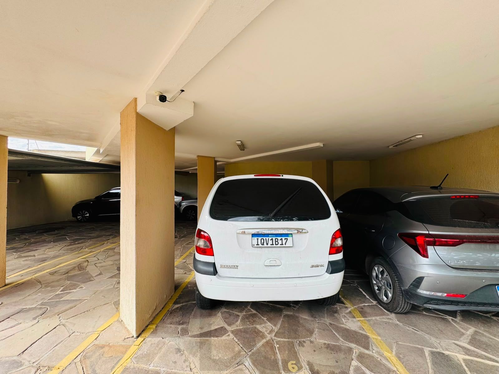 Apartamento de 2 Dormitórios no Jardim Botânico com Vista Panorâmica — foto 17