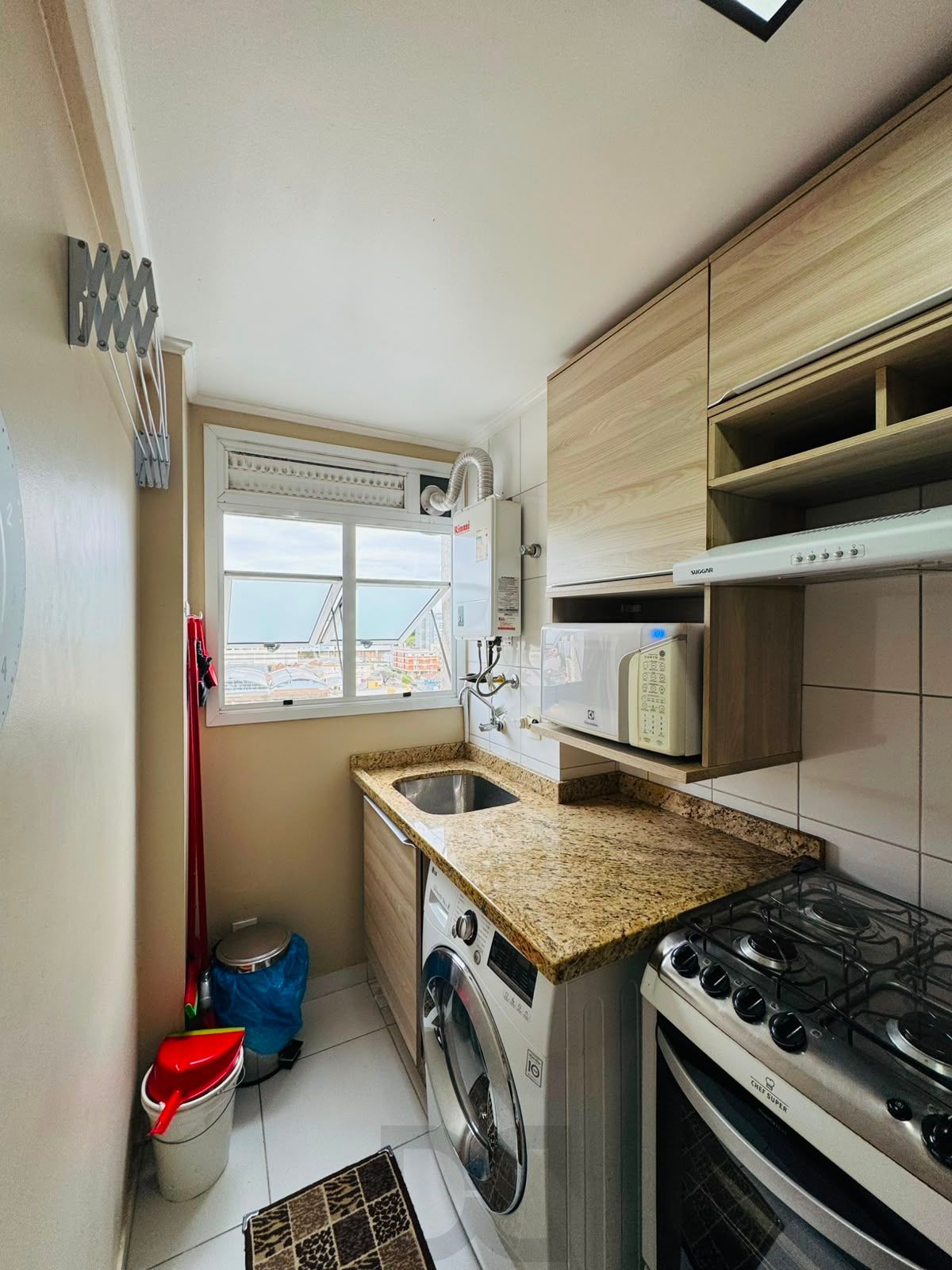 Apartamento 100% Mobiliado à Venda no Bairro Partenon – 2 Dormitórios, 1 Suíte, Elevador e Vaga de Garagem — foto 8
