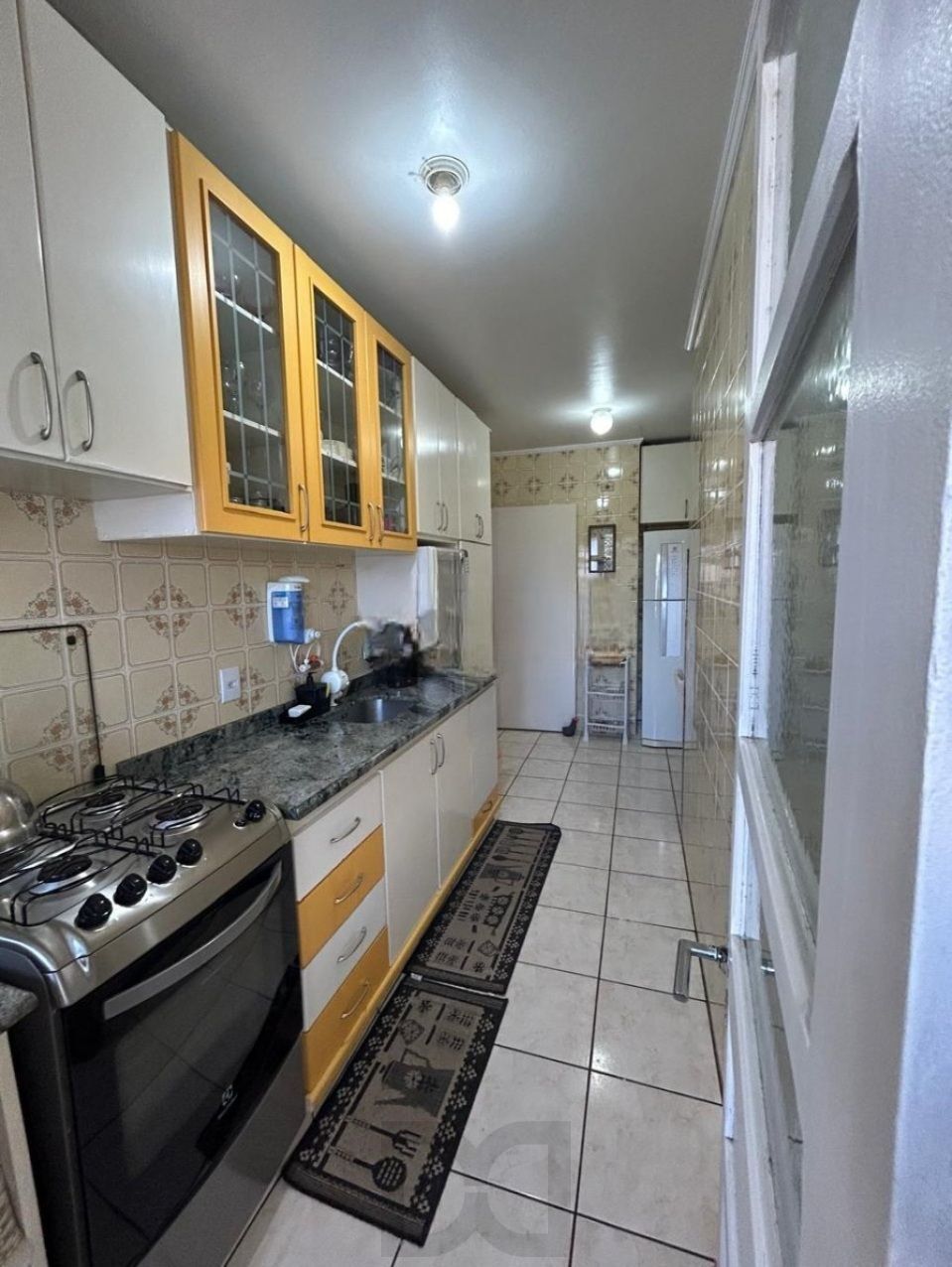 Amplo Apartamento de 3 Dormitórios com Churrasqueira no Bairro Floresta — foto 5