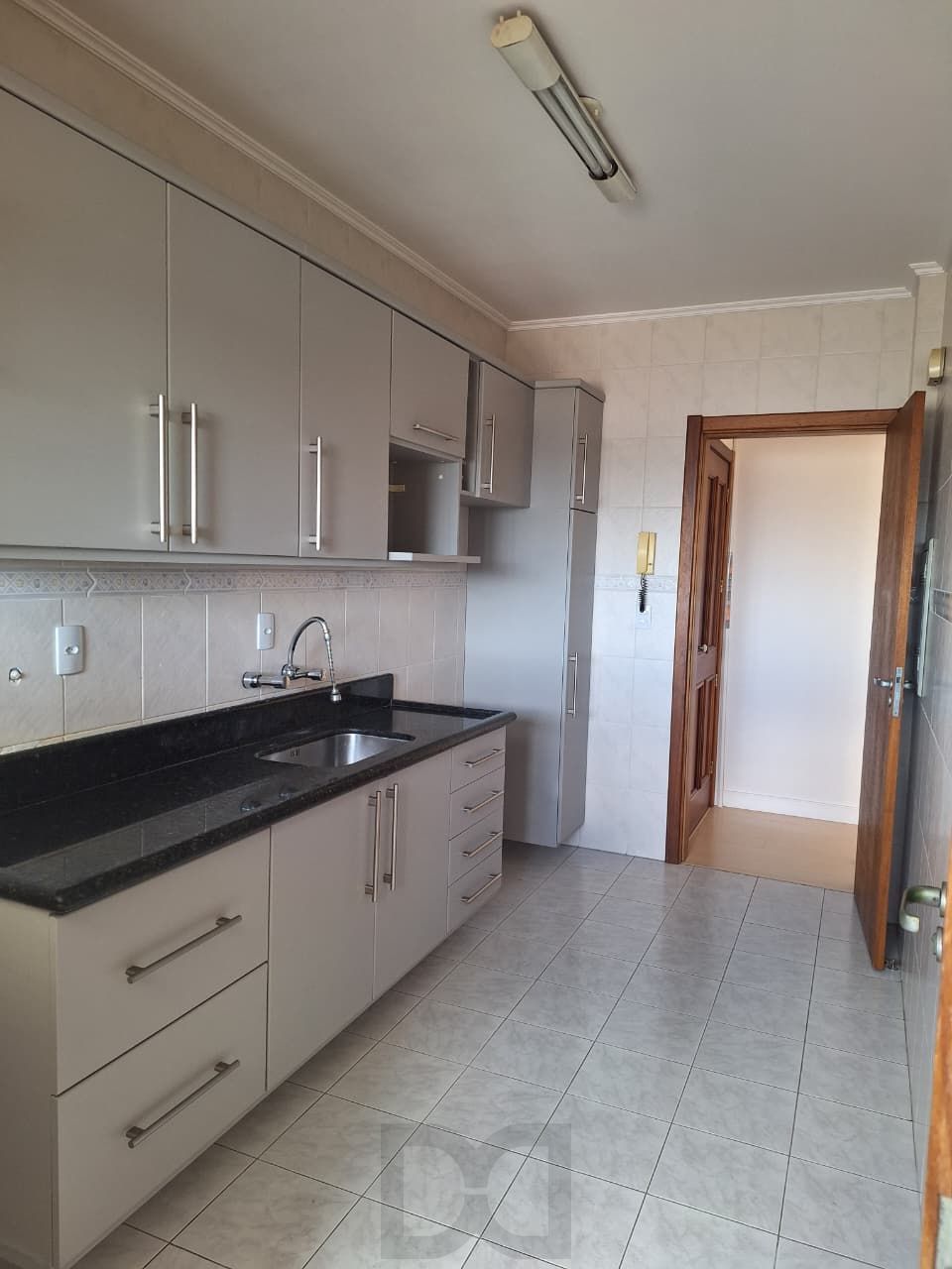 Amplo apartamento de 2D com suíte e vaga — foto 12