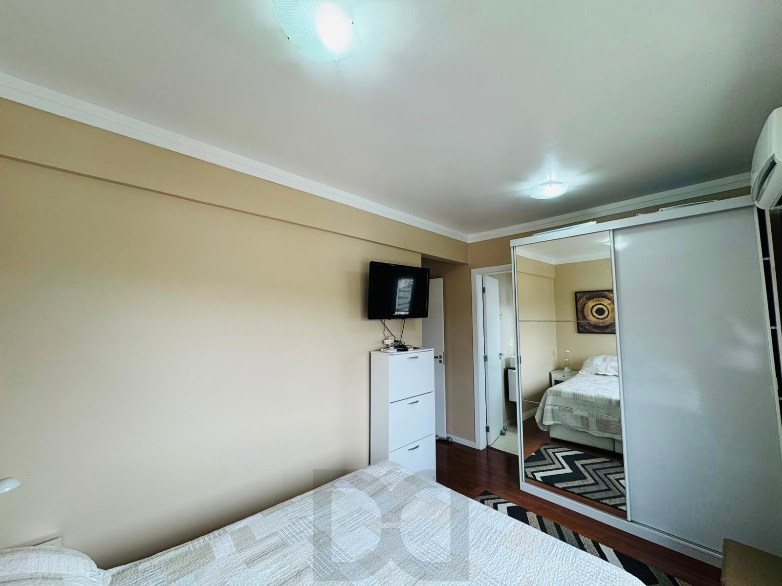 Apartamento 100% Mobiliado à Venda no Bairro Partenon – 2 Dormitórios, 1 Suíte, Elevador e Vaga de Garagem — foto 14