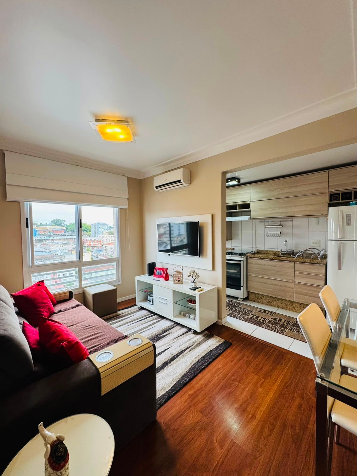 Apartamento 100% Mobiliado à Venda no Bairro Partenon – 2 Dormitórios, 1 Suíte, Elevador e Vaga de Garagem — foto 4
