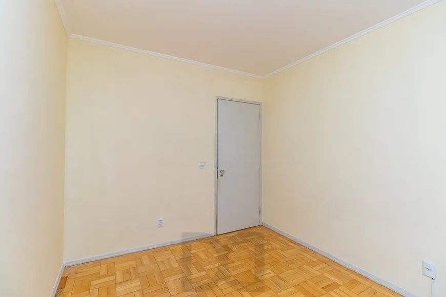 Amplo apartamento de 3 dormitórios com sacada e vaga coberta no Petrópolis — foto 16