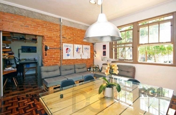 Apartamento Reformado com 3 Dormitórios e 3 Vagas no Petrópolis — foto 3