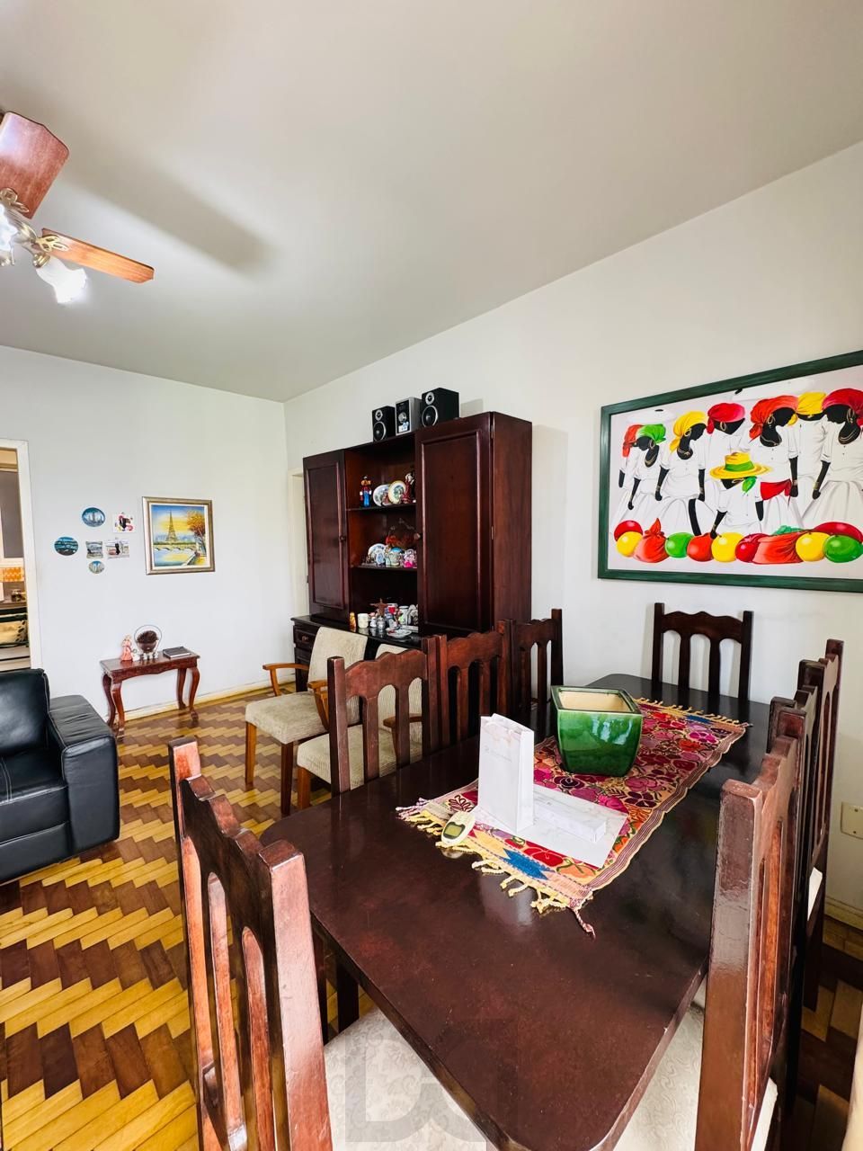 Apartamento Semimobiliado com 3 Dormitórios, 1 Suíte e Elevador — foto 3