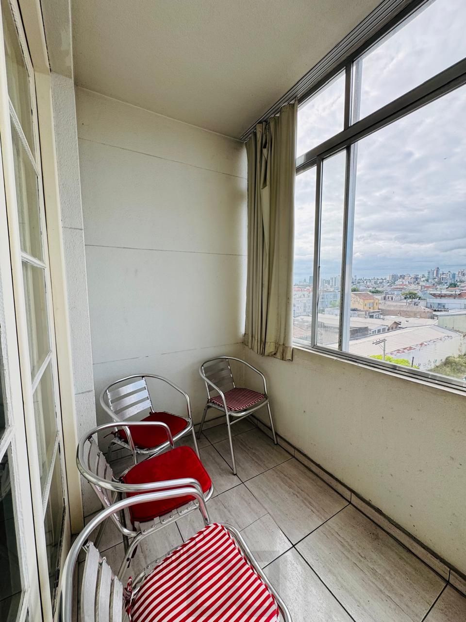 Apartamento Semimobiliado com 3 Dormitórios, 1 Suíte e Elevador — foto 25