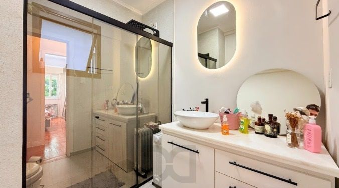 Apartamento Reformado com 3 Quartos e Sacada no Coração do Bom Fim, Próximo à Redenção — foto 13