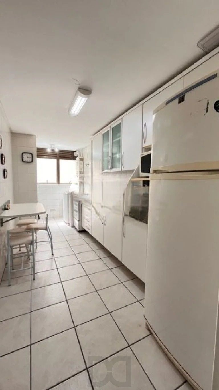 Apartamento de 2D, 2 banheiros, churrasqueira e vaga no Petrópolis — foto 7