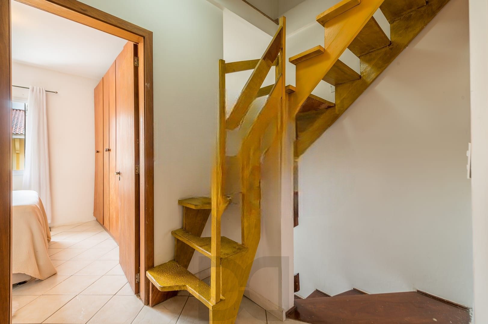 Linda casa de 3 pisos no Condomínio Mediterrâneo — foto 8